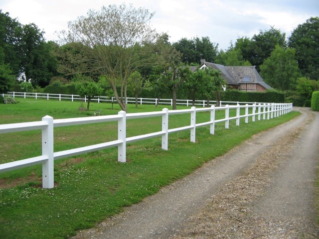 Clôtures en lissage en béton ou sans grillage